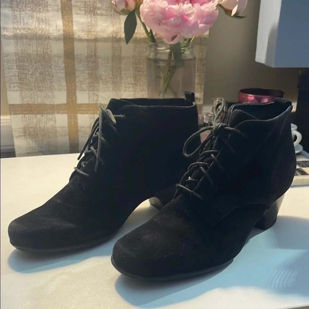 Clarks Black Ankle Suede Boots with Classic Laces - Picture 7 of 16
